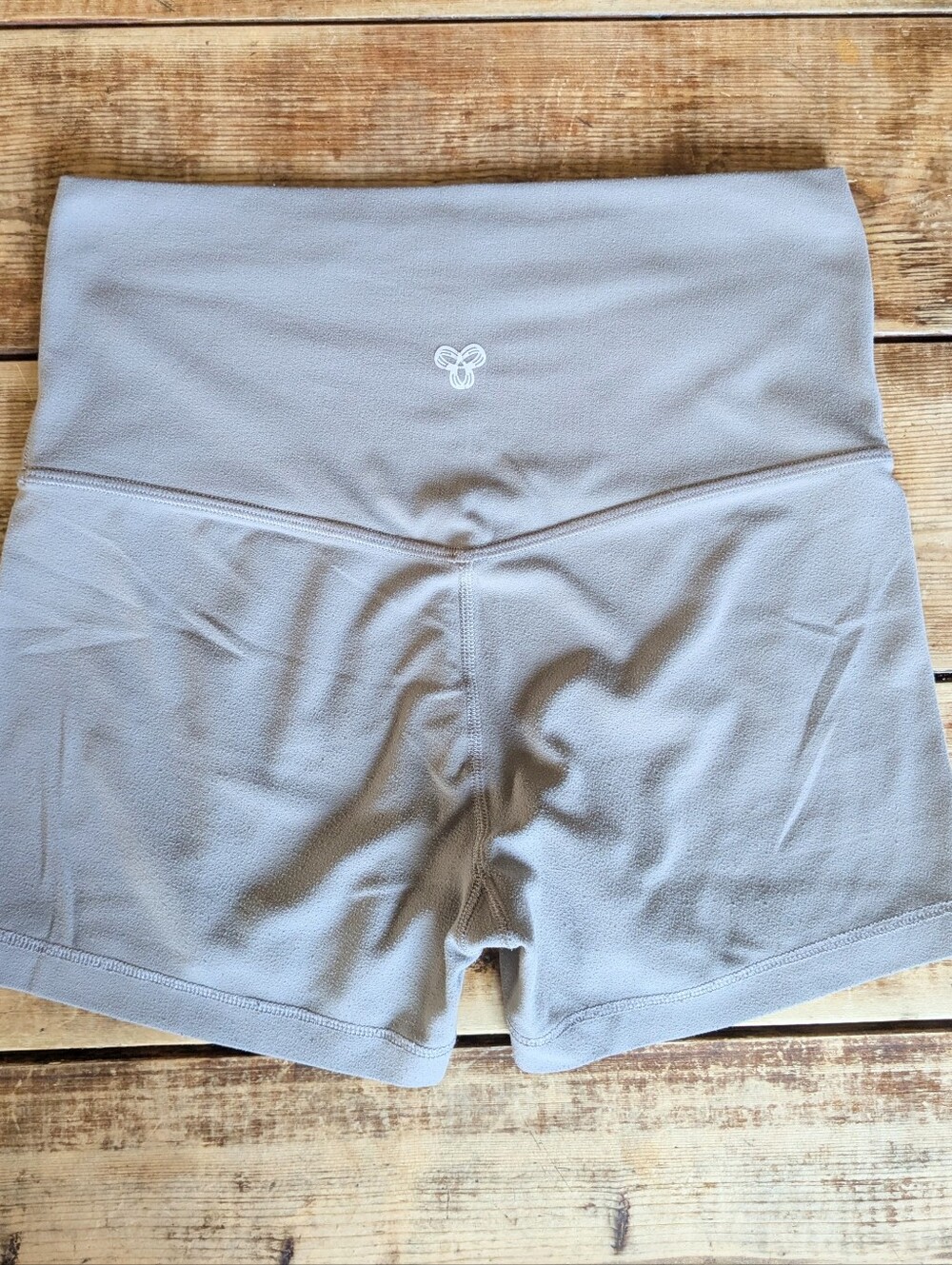 Aritzia TnAction Atmosphere Hi-Rise 3โ Bike Shorts M - Picture 4 of 8